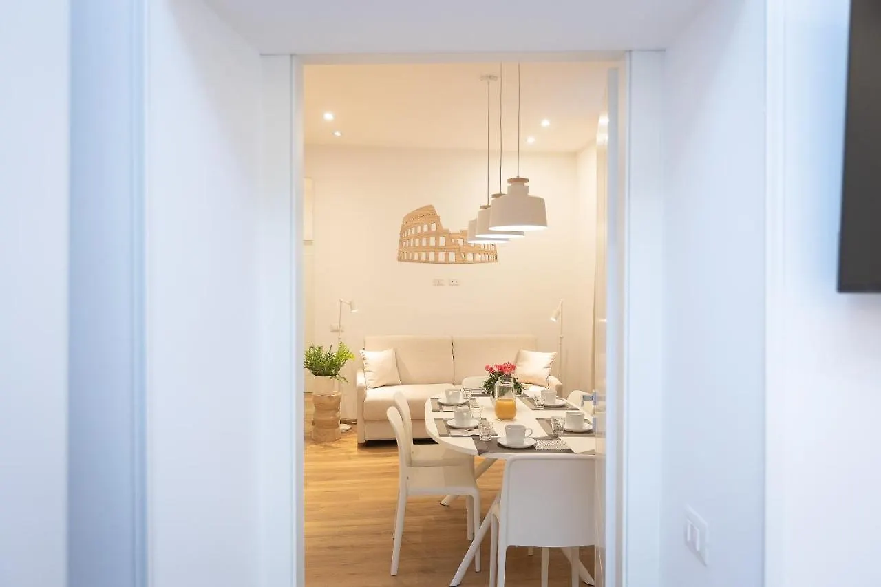 Colosseum Holidays - Three-Bedroom Apartment Rome