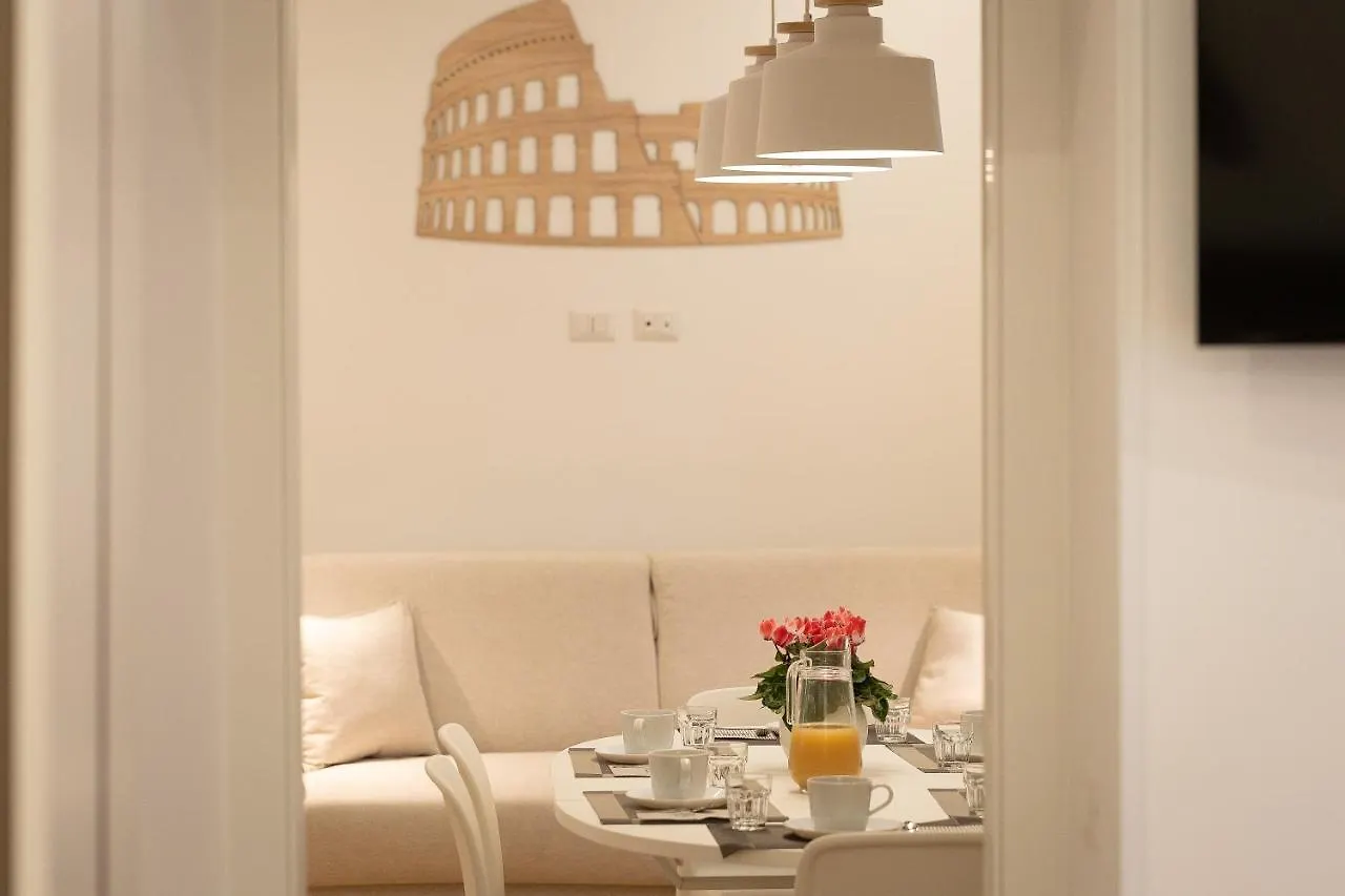 Colosseum Holidays - Three-Bedroom Apartment Rome