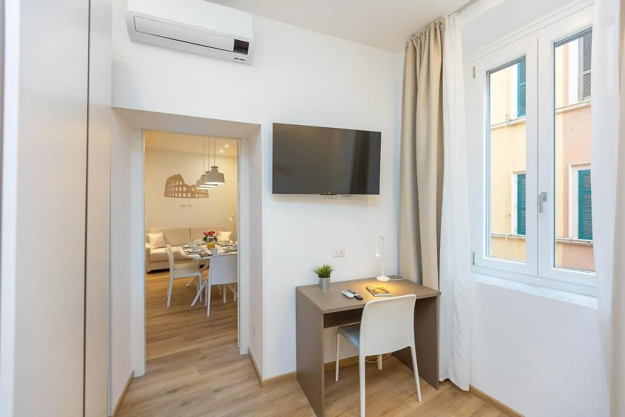 Colosseum Holidays - Three-Bedroom Apartment Rome Italy