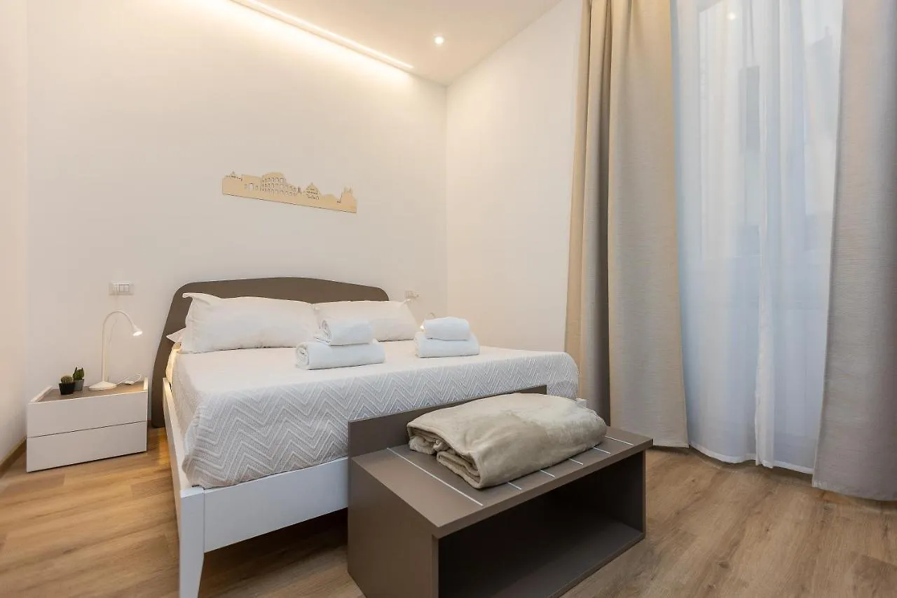 Colosseum Holidays - Three-Bedroom Apartment Rome